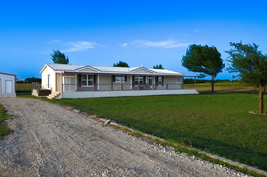 401 County Road 330 Granger TX 76530