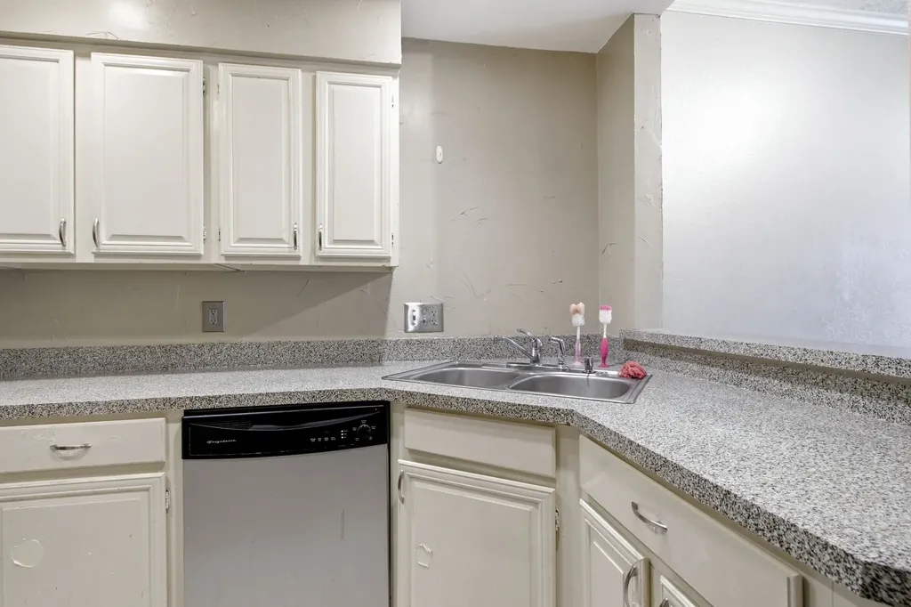 5325 Bent Tree Forest Drive Dallas TX 75248