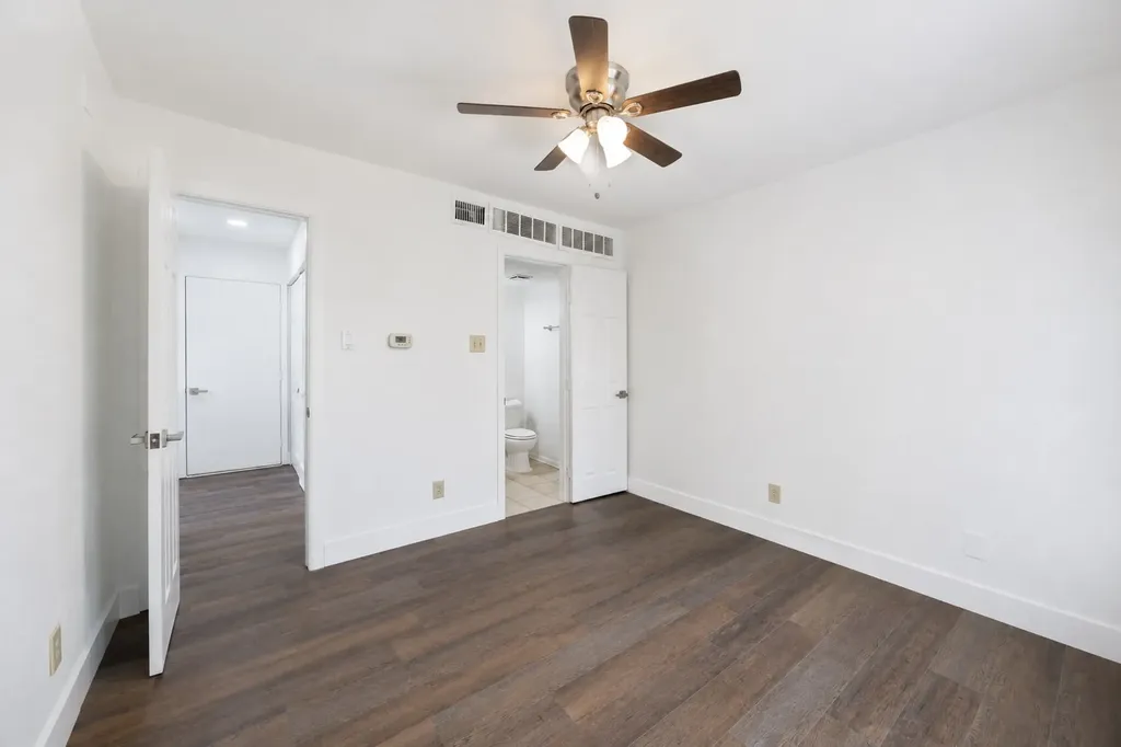 4201 Phoenix Carrollton TX 75010