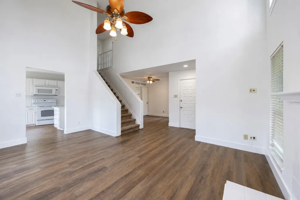4201 Phoenix Carrollton TX 75010