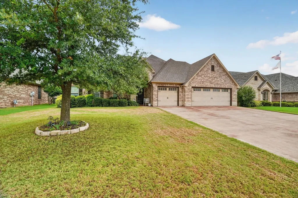 3545 Abes Landing Drive Granbury TX 76049