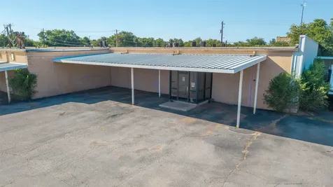 200 Avenue B SW Childress TX 79201