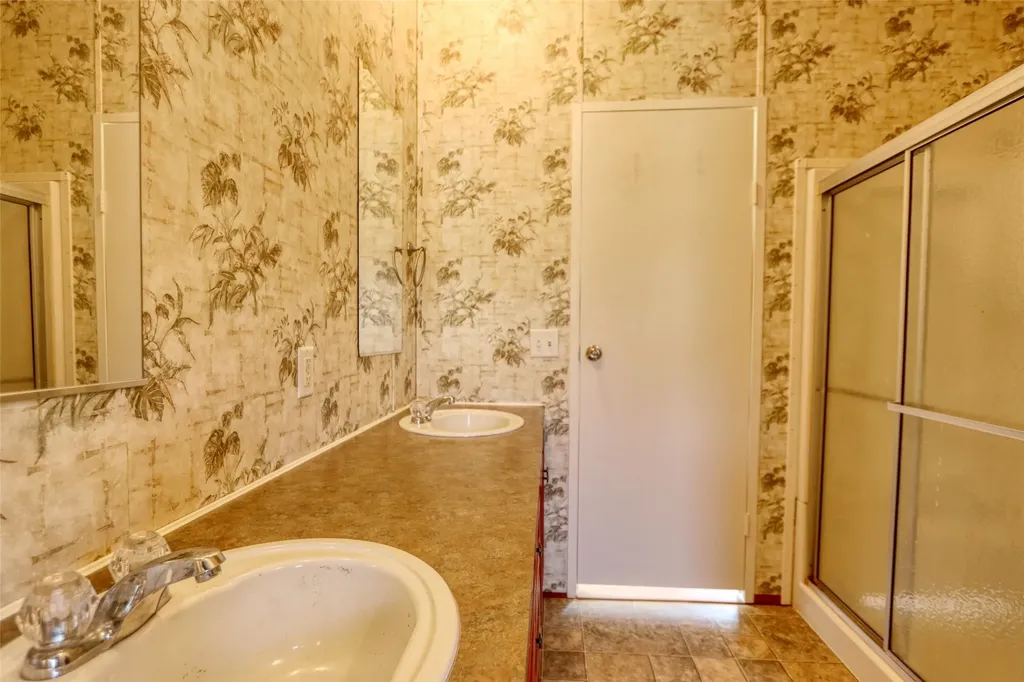 18531 Doubletree Drive Justin TX 76247