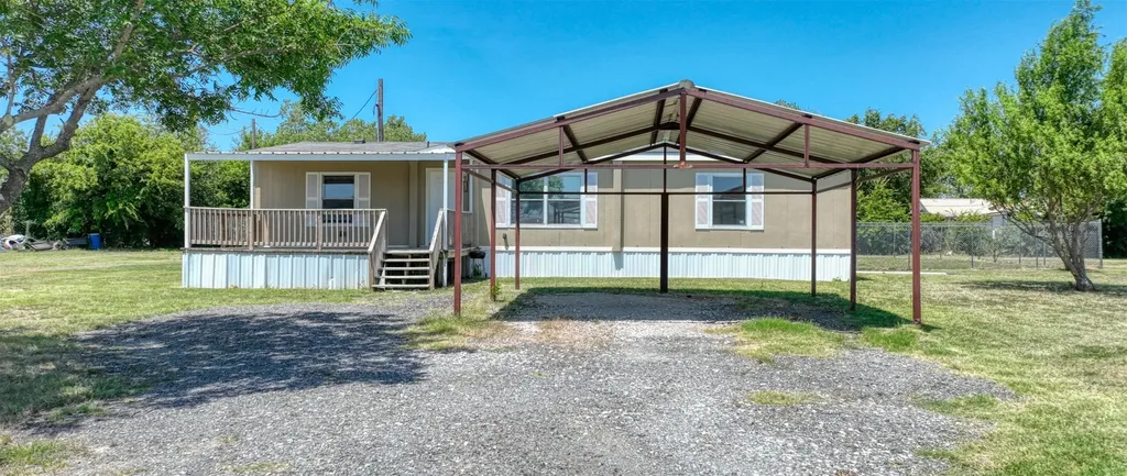 18531 Doubletree Drive Justin TX 76247