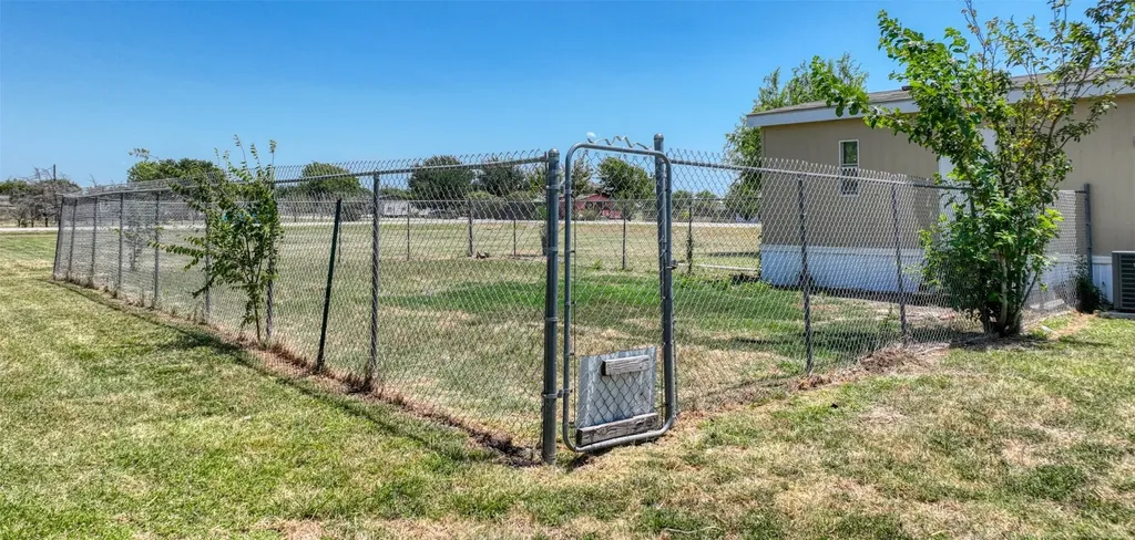 18531 Doubletree Drive Justin TX 76247