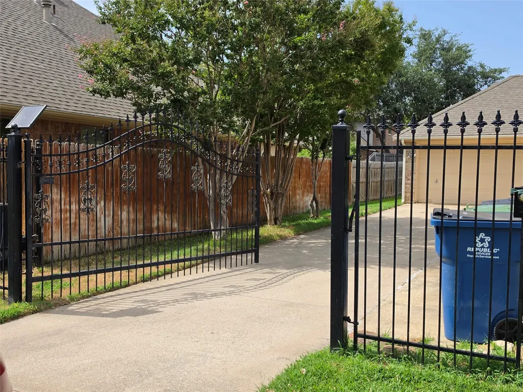 2720 Springhill Drive Grapevine TX 76051