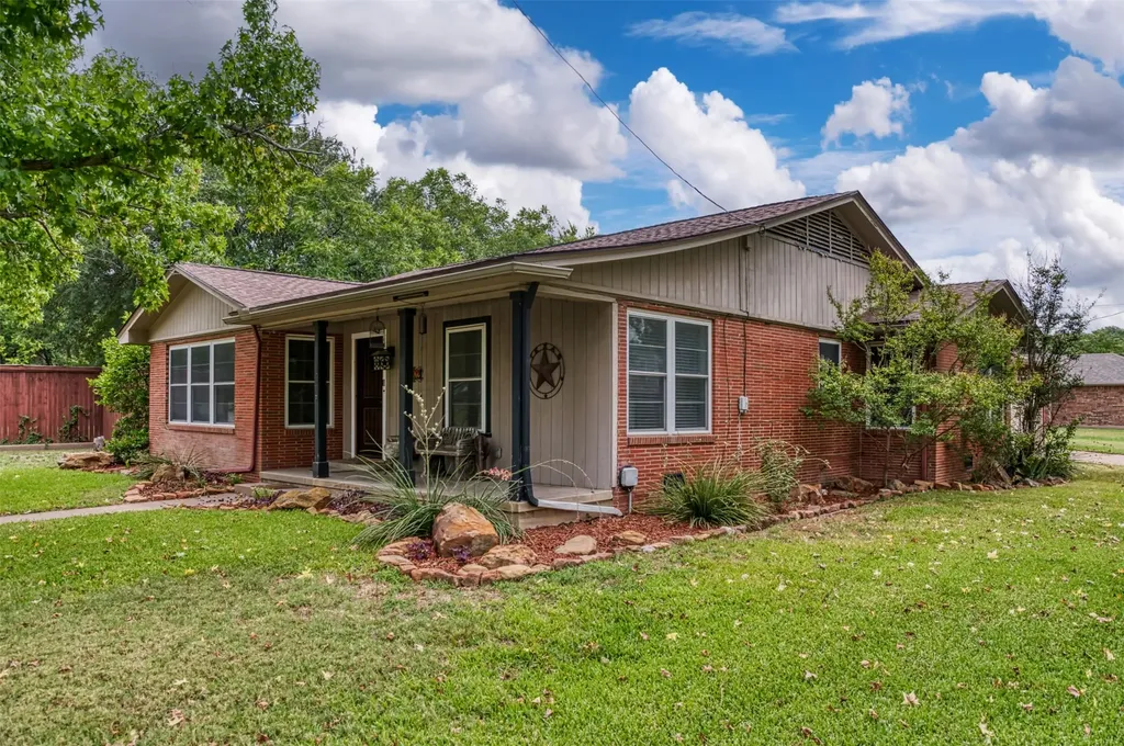 1202 NW 4th Avenue Mineral Wells TX 76067