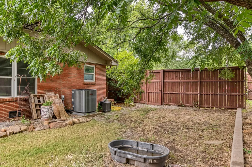 1202 NW 4th Avenue Mineral Wells TX 76067