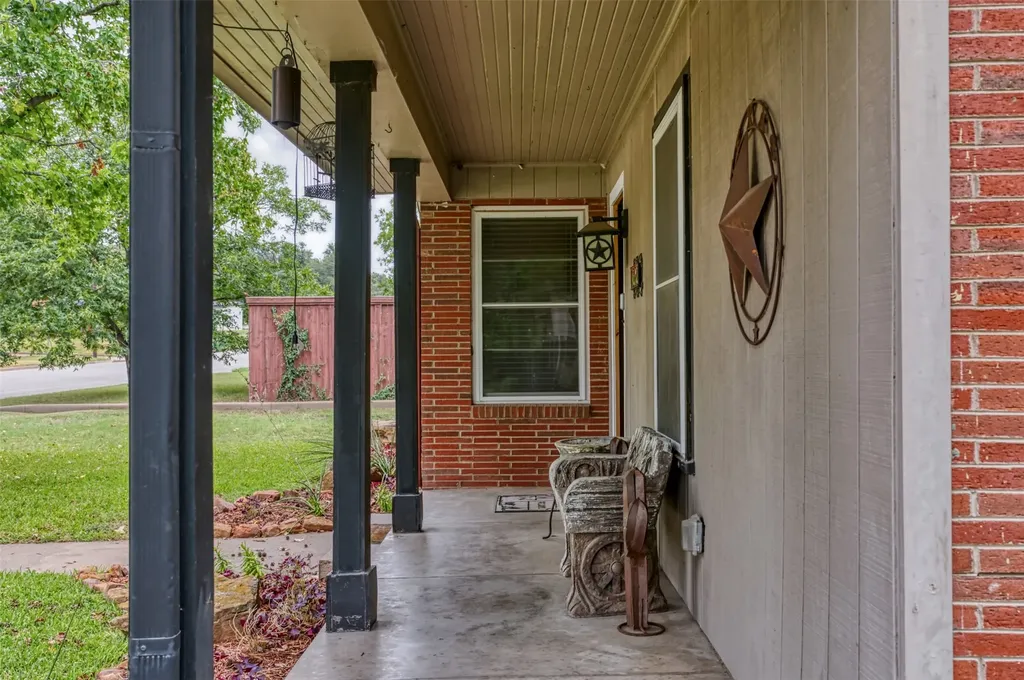 1202 NW 4th Avenue Mineral Wells TX 76067