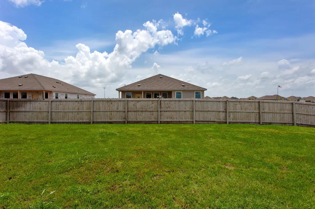 100 Turnrow Cove Snook TX 77878
