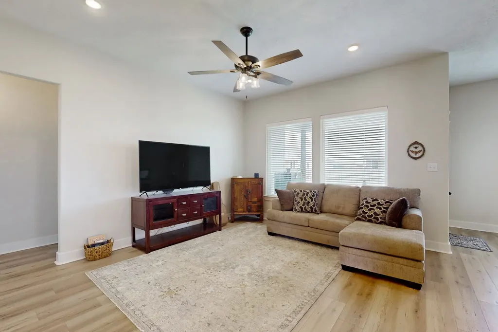 100 Turnrow Cove Snook TX 77878