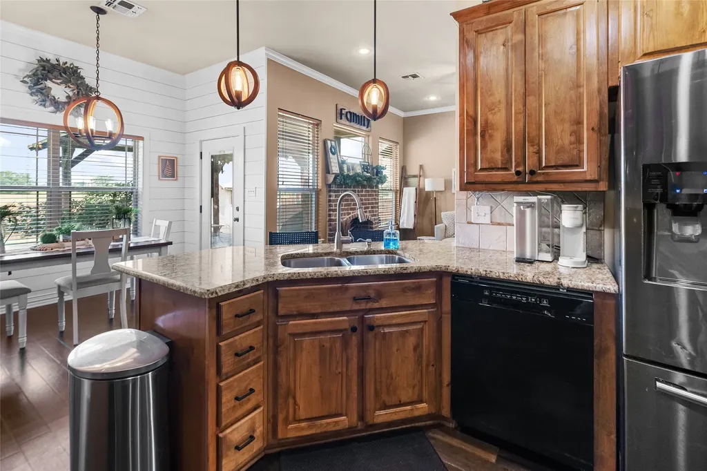2039 Park Springs Road Sulphur Springs TX 75482
