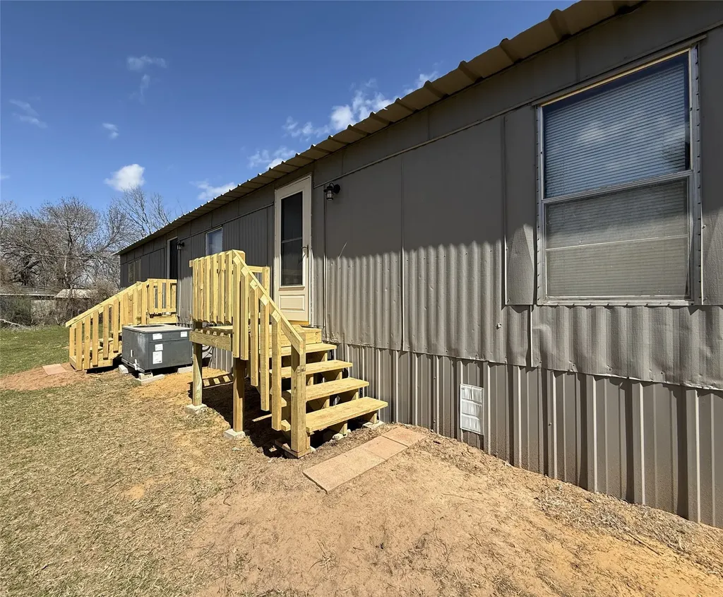 1025 E Owing Street Denison TX 75021
