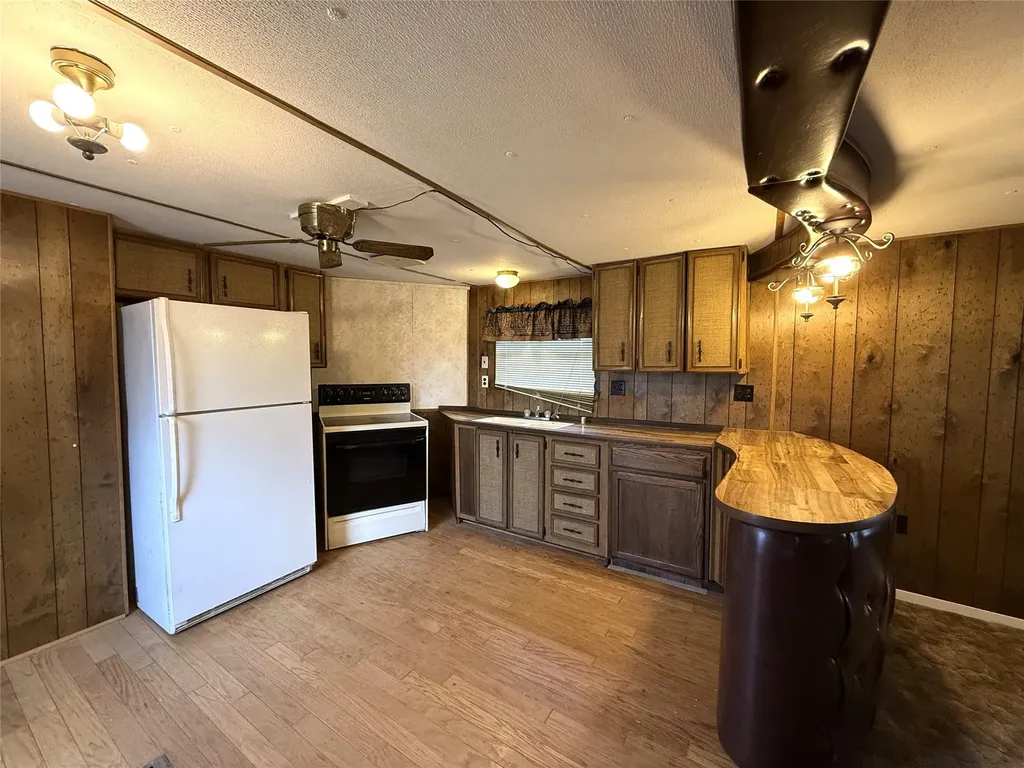 1025 E Owing Street Denison TX 75021