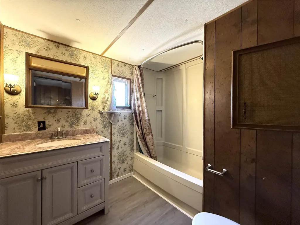 1025 E Owing Street Denison TX 75021