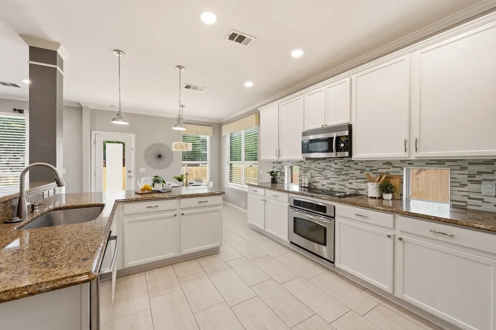 7933 Spring Run North Richland Hills TX 76182