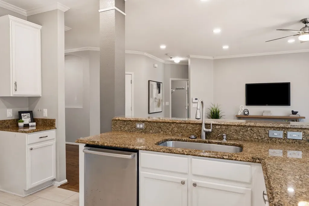 7933 Spring Run North Richland Hills TX 76182