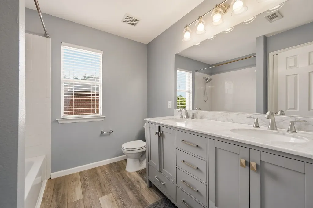 7933 Spring Run North Richland Hills TX 76182
