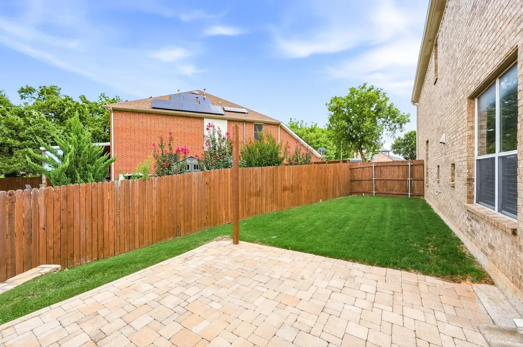 7933 Spring Run North Richland Hills TX 76182