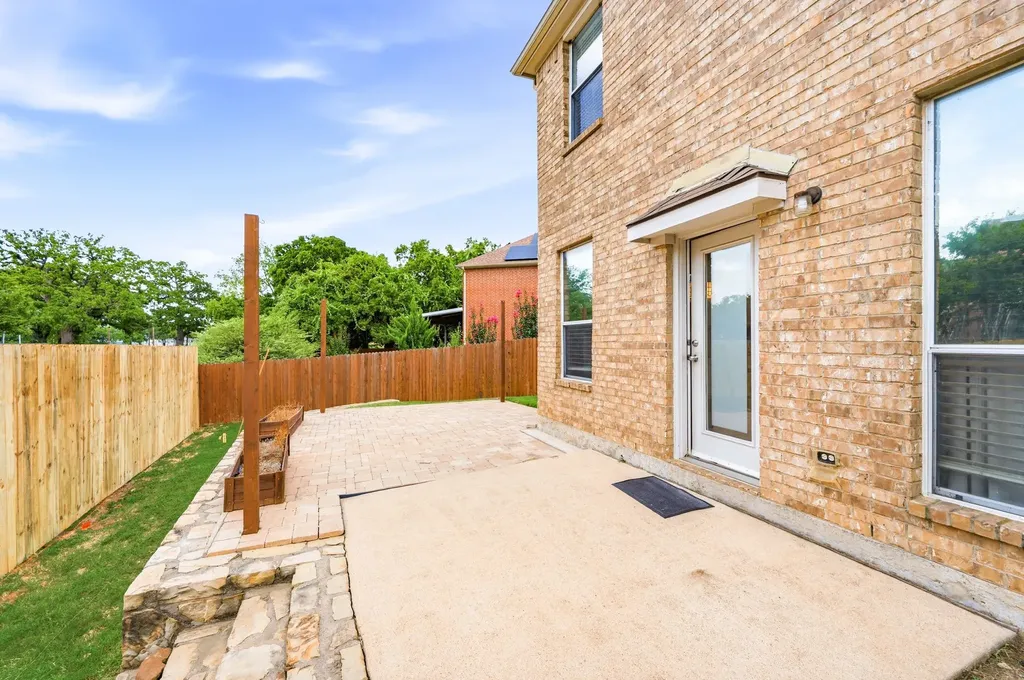 7933 Spring Run North Richland Hills TX 76182