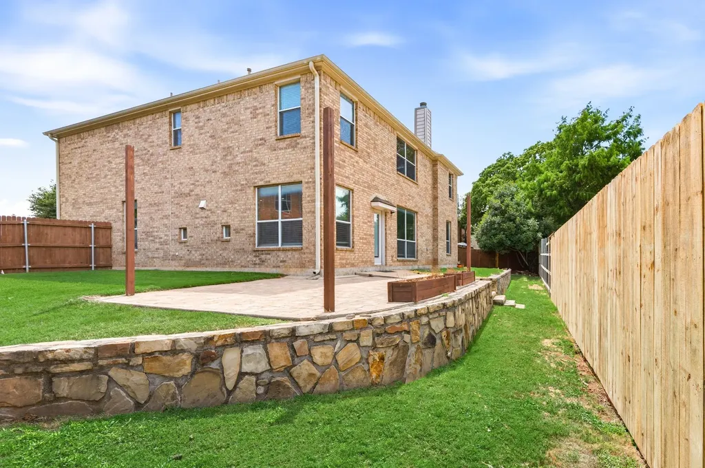 7933 Spring Run North Richland Hills TX 76182