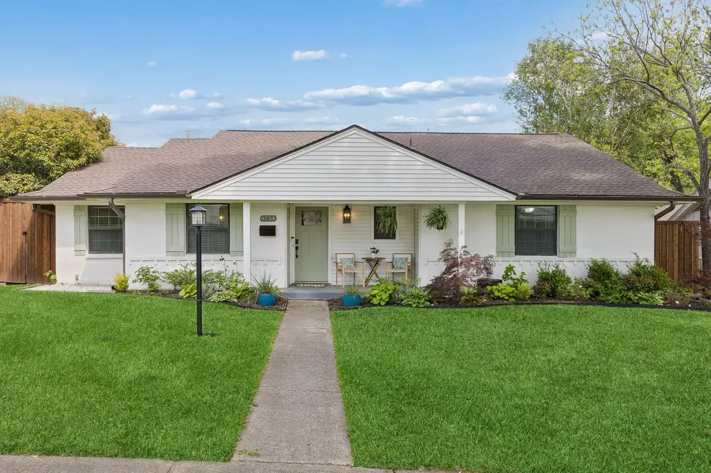 9734 Queenswood Lane Dallas TX 75238