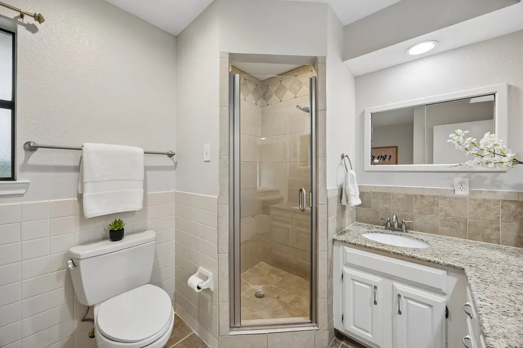 9734 Queenswood Lane Dallas TX 75238