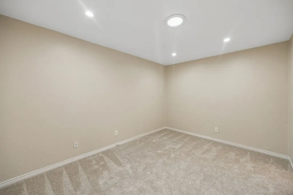 9734 Queenswood Lane Dallas TX 75238