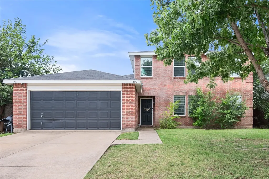 1409 Blazing Star Trail Burleson TX 76028