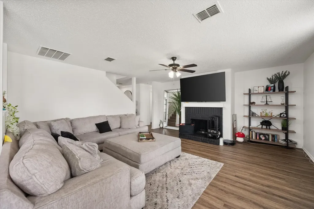 1409 Blazing Star Trail Burleson TX 76028