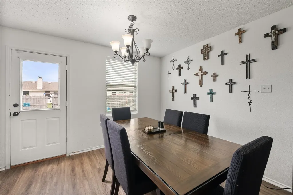 1409 Blazing Star Trail Burleson TX 76028
