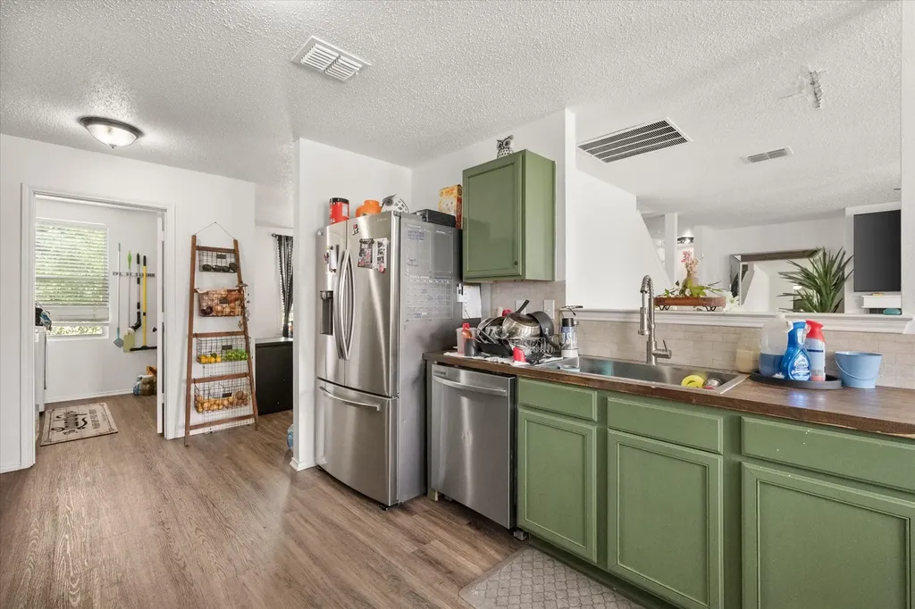 1409 Blazing Star Trail Burleson TX 76028