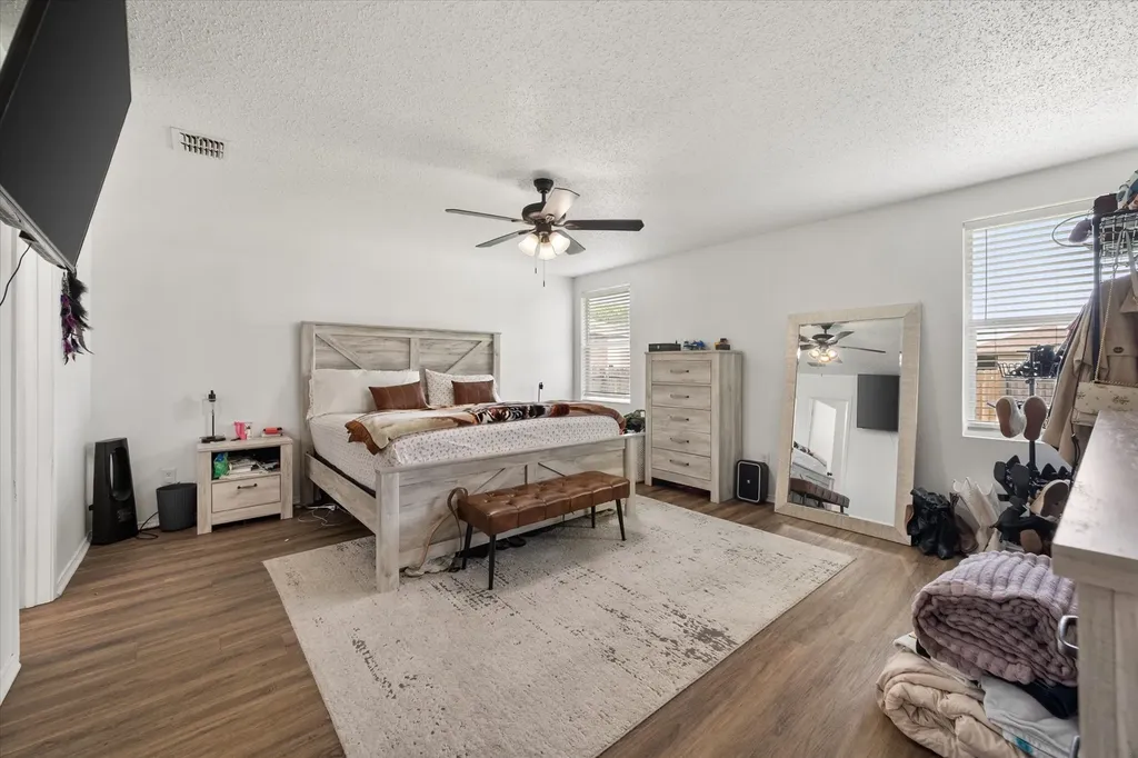 1409 Blazing Star Trail Burleson TX 76028
