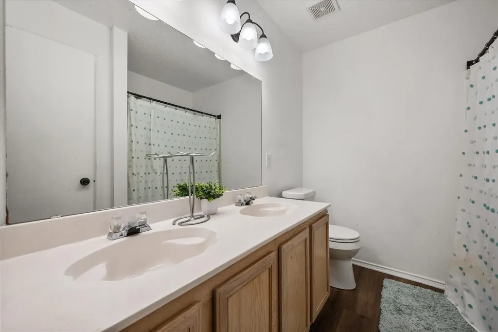1409 Blazing Star Trail Burleson TX 76028