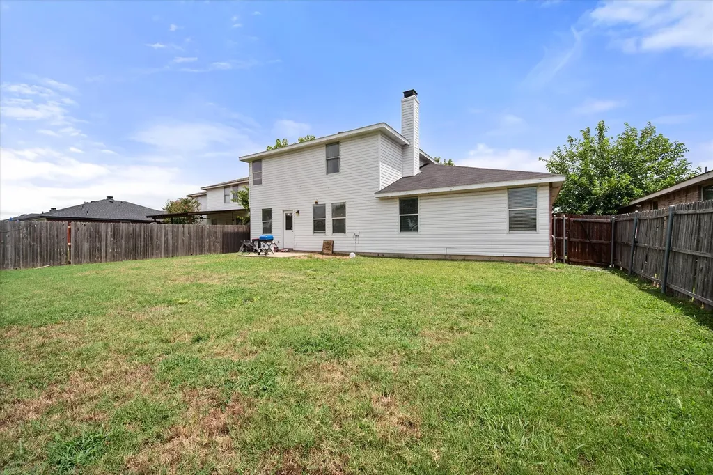 1409 Blazing Star Trail Burleson TX 76028
