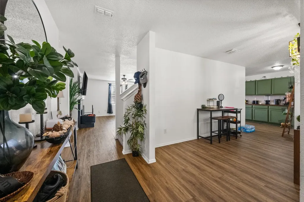 1409 Blazing Star Trail Burleson TX 76028
