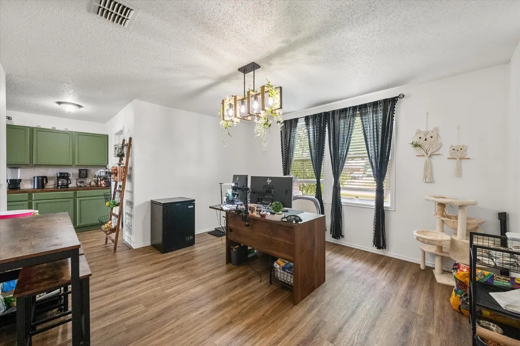 1409 Blazing Star Trail Burleson TX 76028
