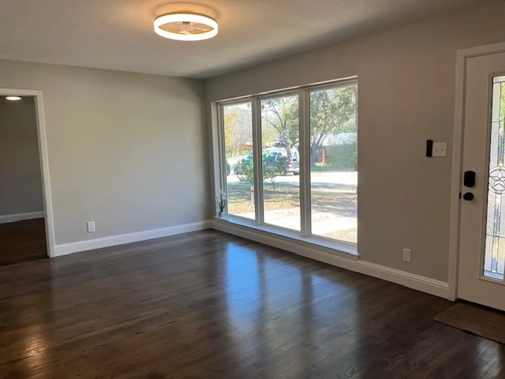 741 NW 14th Street Grand Prairie TX 75050