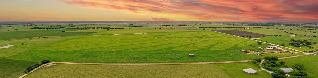 1010 County Road 382 Era TX 76238