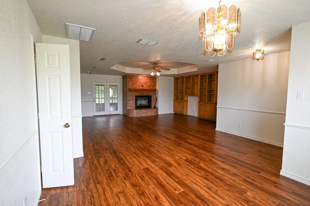 2951 N Trinity Street Decatur TX 76234
