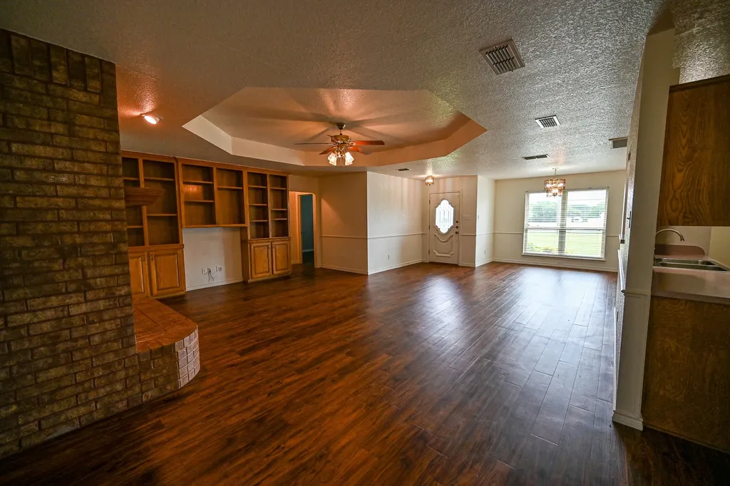 2951 N Trinity Street Decatur TX 76234