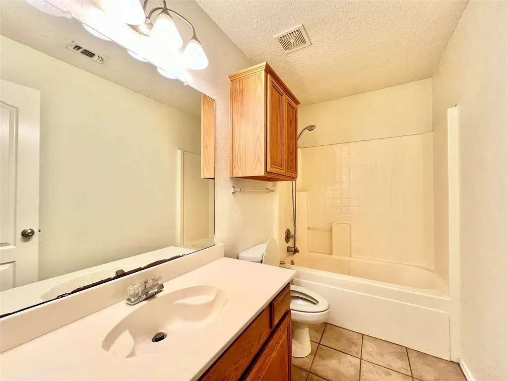 2210 Green Mere Drive Arlington TX 76001