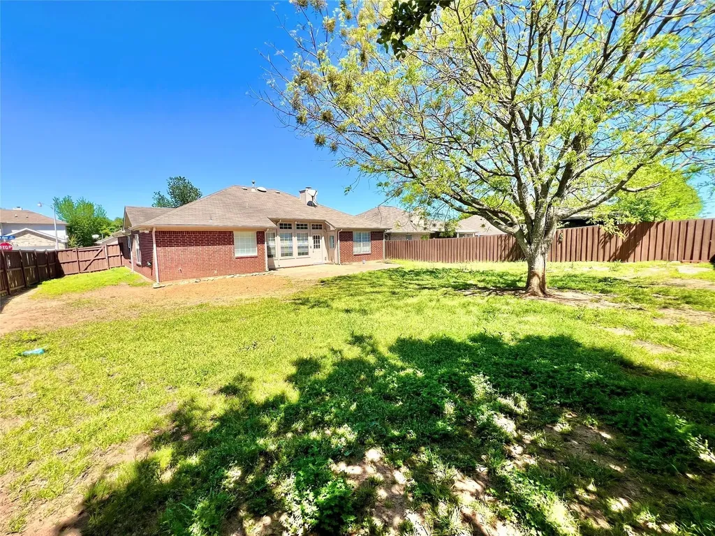 2210 Green Mere Drive Arlington TX 76001