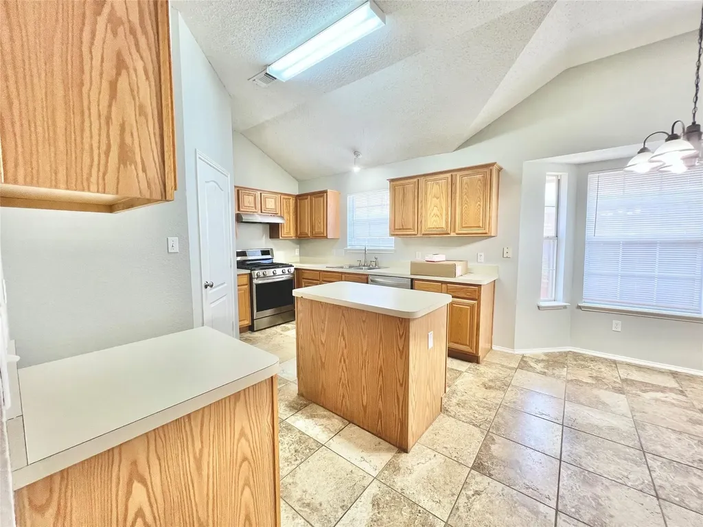 2210 Green Mere Drive Arlington TX 76001