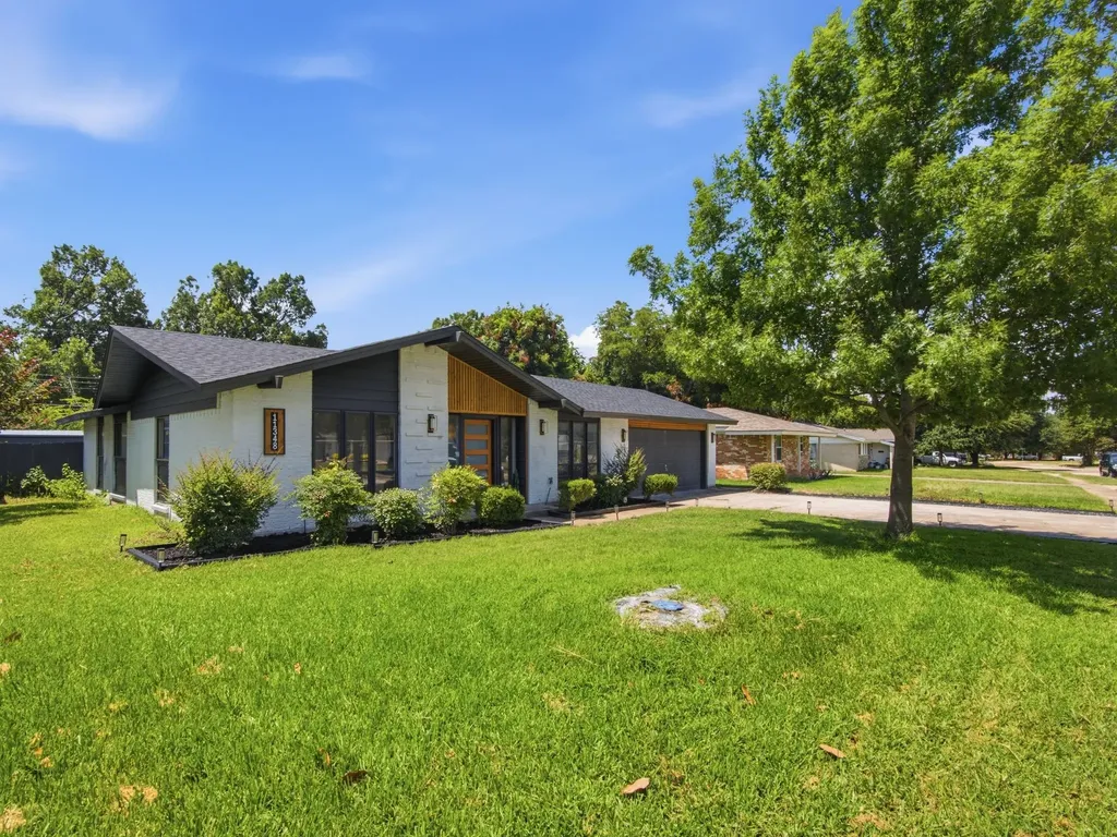 11348 Carissa Drive Dallas TX 75218