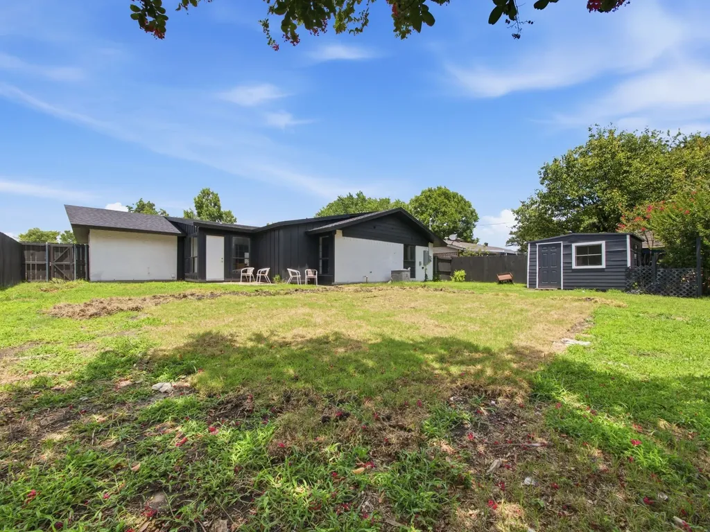 11348 Carissa Drive Dallas TX 75218
