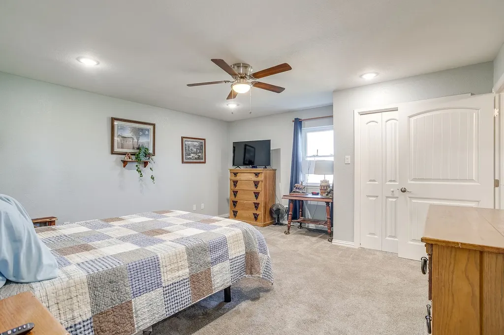 207 Trails End Poolville TX 76487