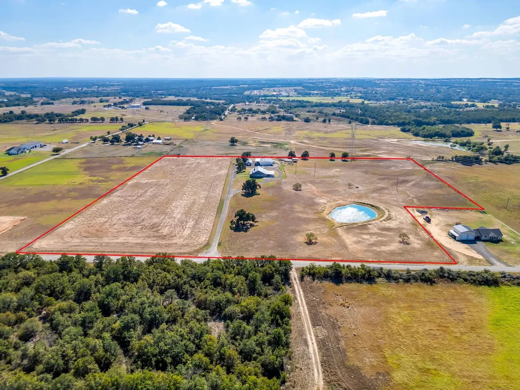 207 Trails End Poolville TX 76487