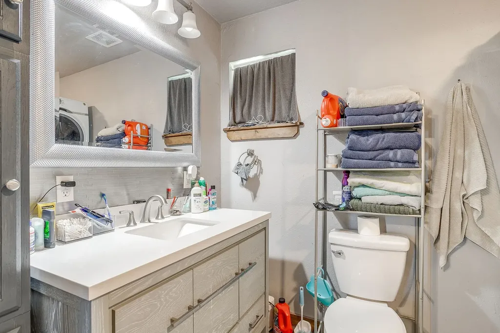 207 Trails End Poolville TX 76487