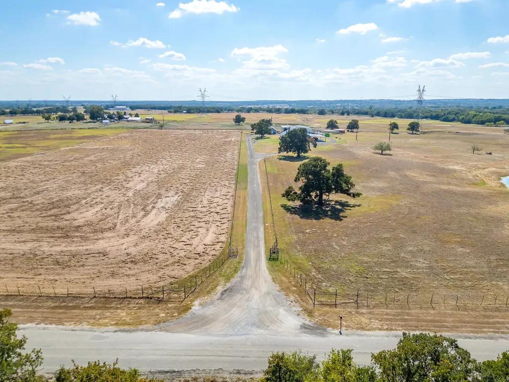 207 Trails End Poolville TX 76487